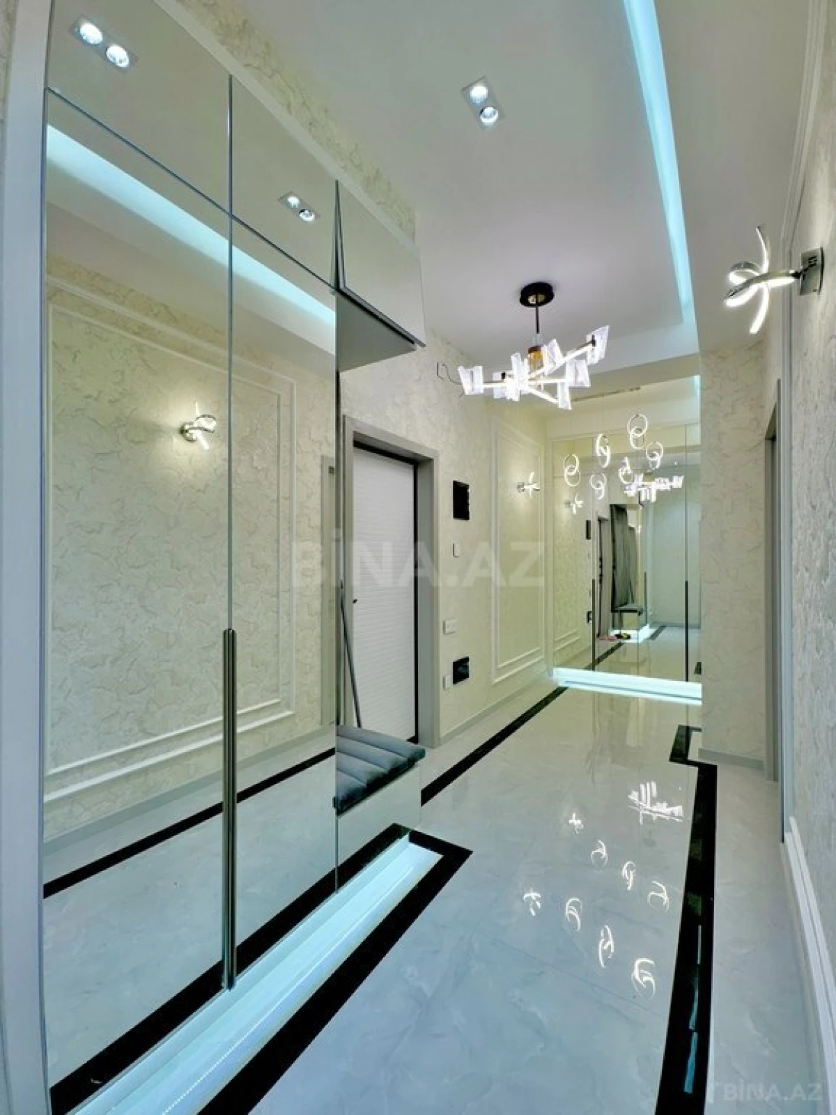 Satılır 2 otaqlı mənzil 85 m²