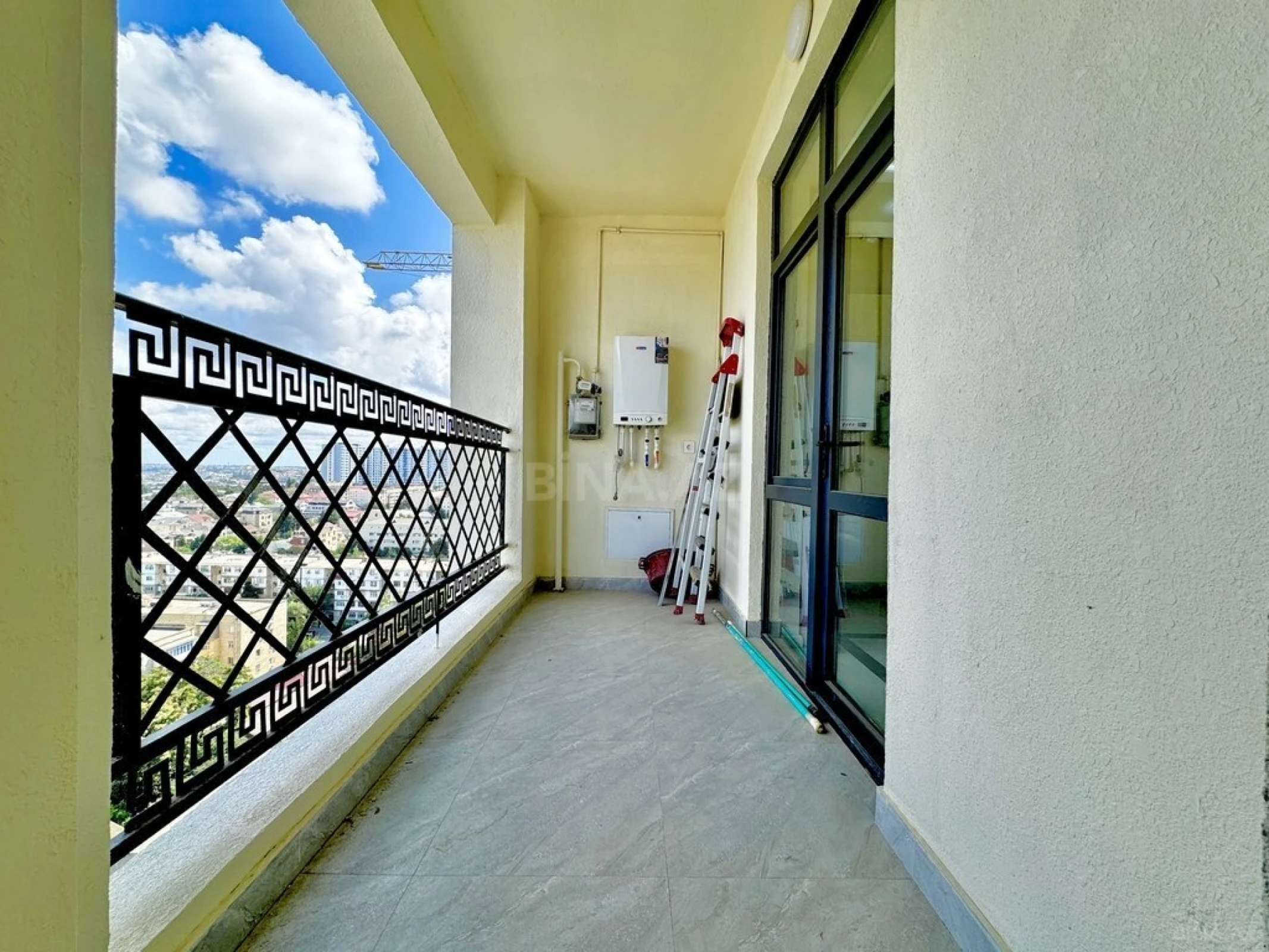Satılır 2 otaqlı mənzil 85 m²
