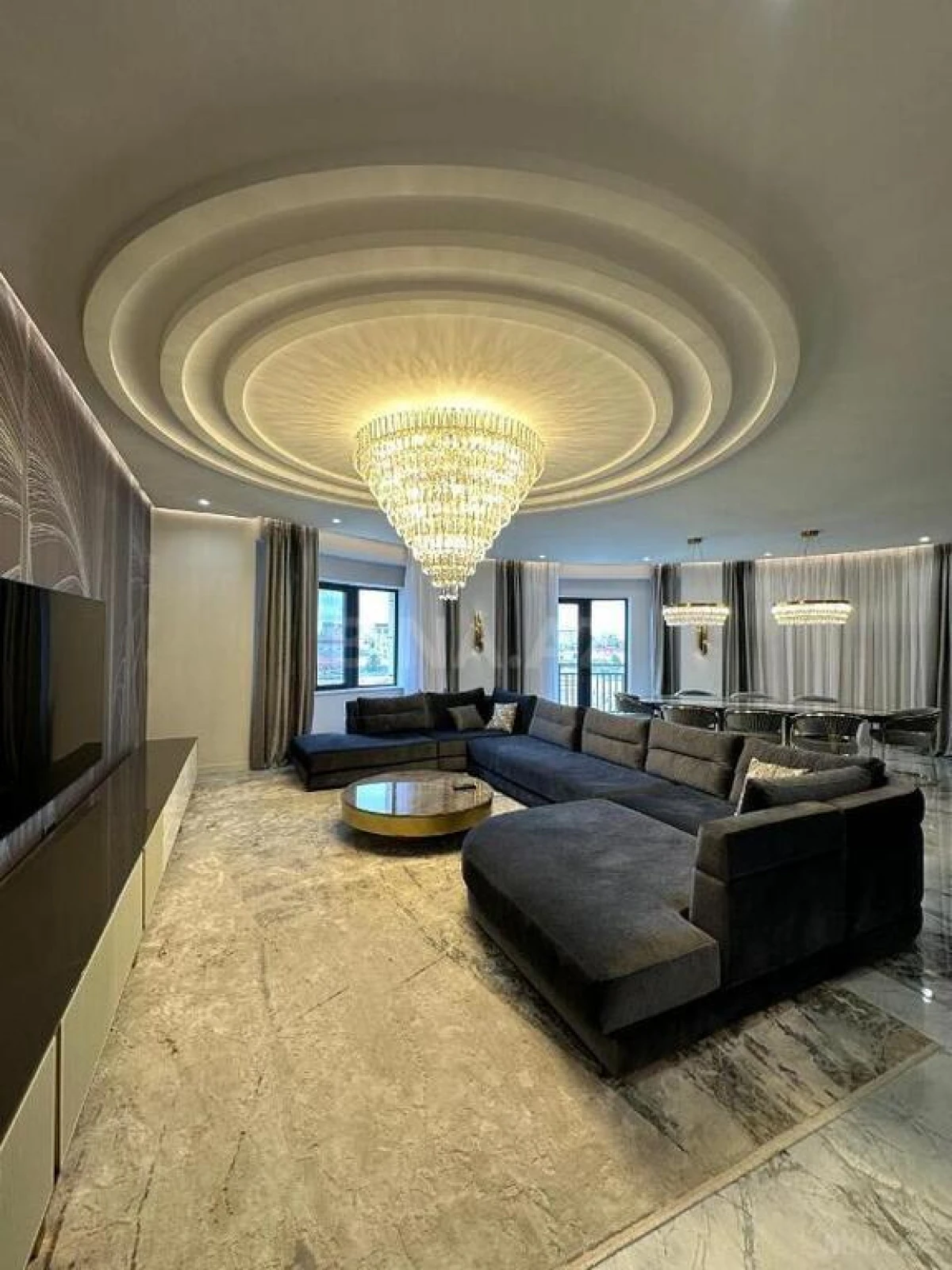 Satılır 4 otaqlı mənzil 220 m²