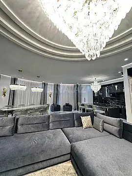 Satılır 4 otaqlı mənzil 220 m²