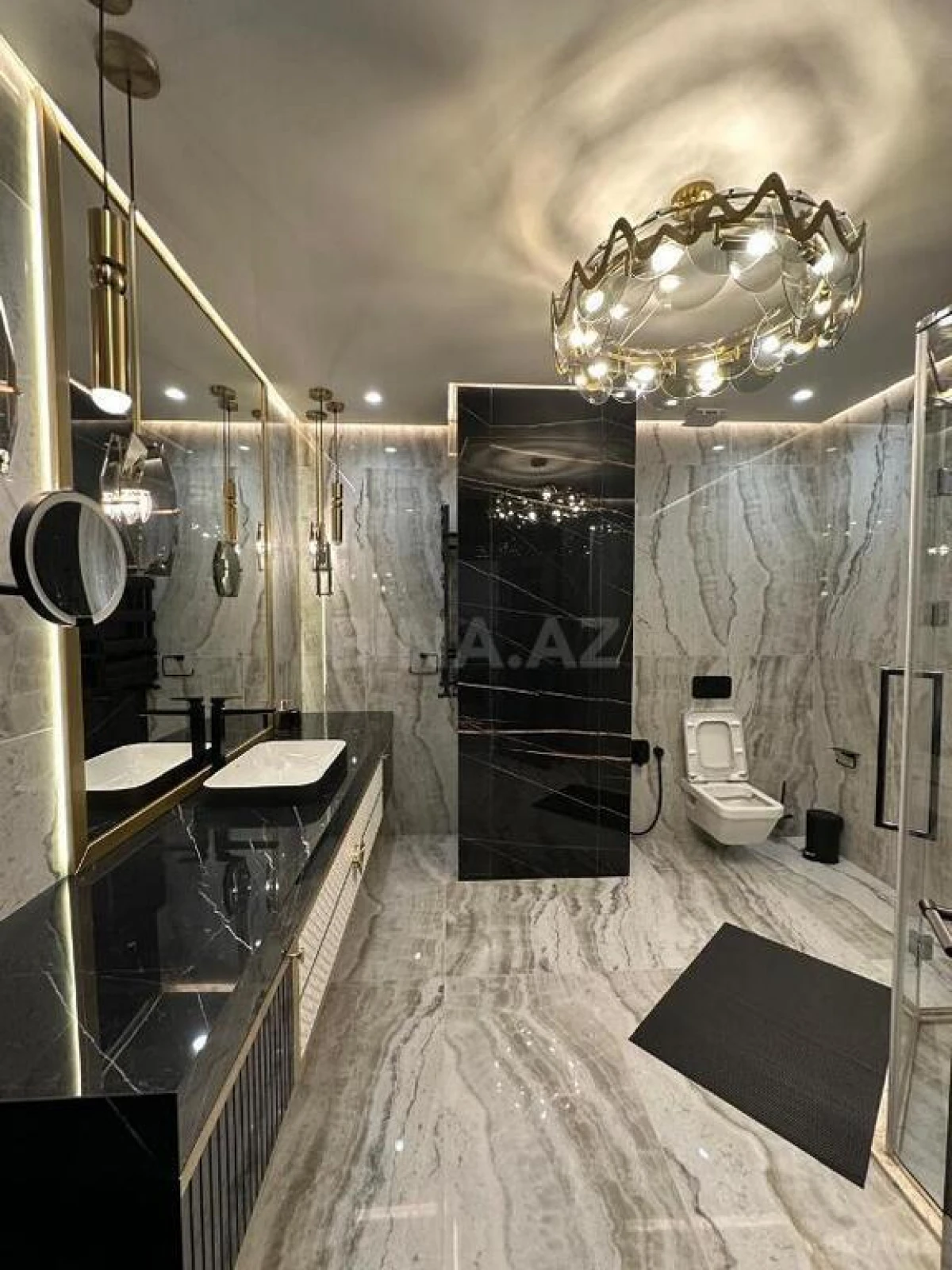 Satılır 4 otaqlı mənzil 220 m²