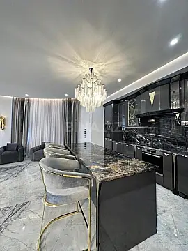 Satılır 4 otaqlı mənzil 220 m²