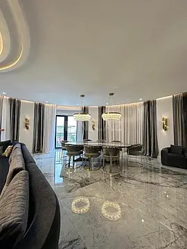 Satılır 4 otaqlı mənzil 220 m²