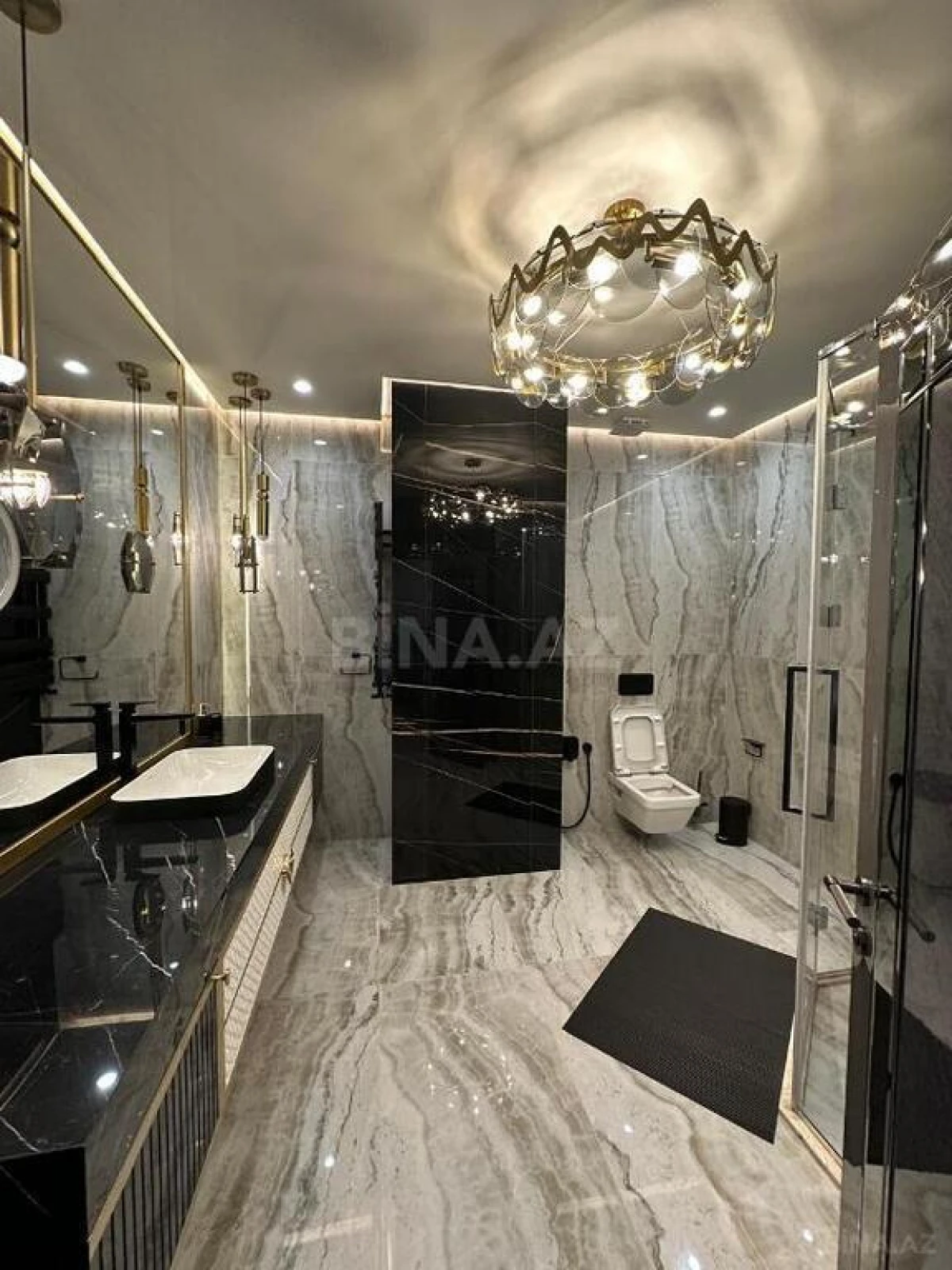 Satılır 4 otaqlı mənzil 220 m²