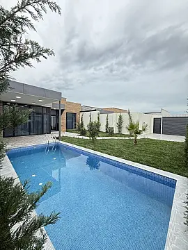 Satılır 4 otaqlı həyət evi 145 m²