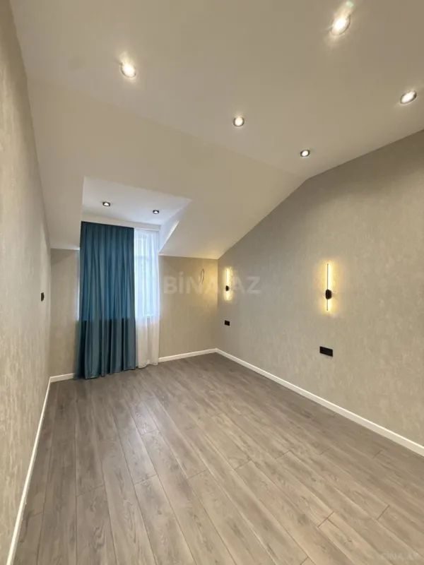 Satılır 6 otaqlı həyət evi 285 m²
