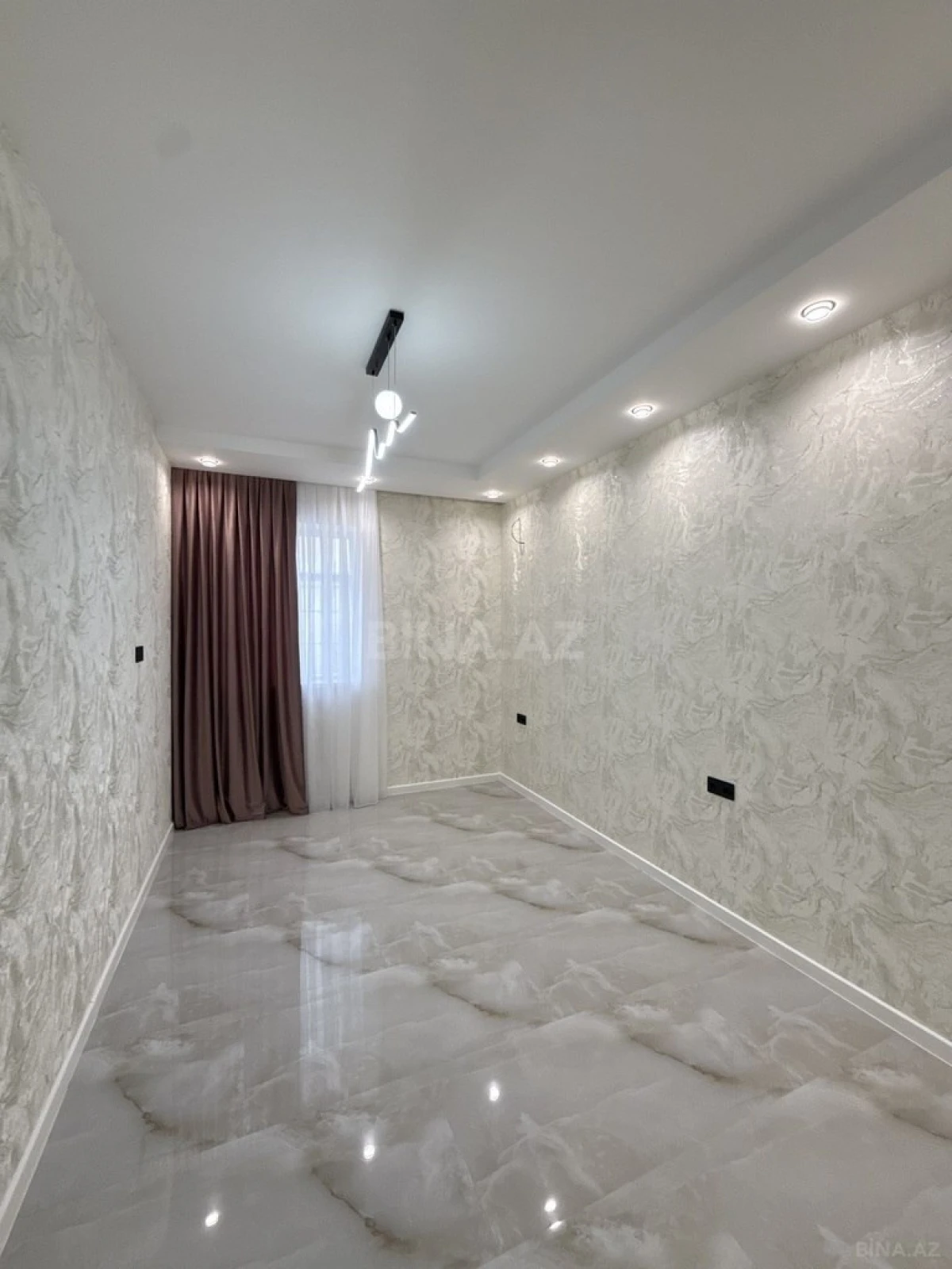 Satılır 6 otaqlı həyət evi 285 m²