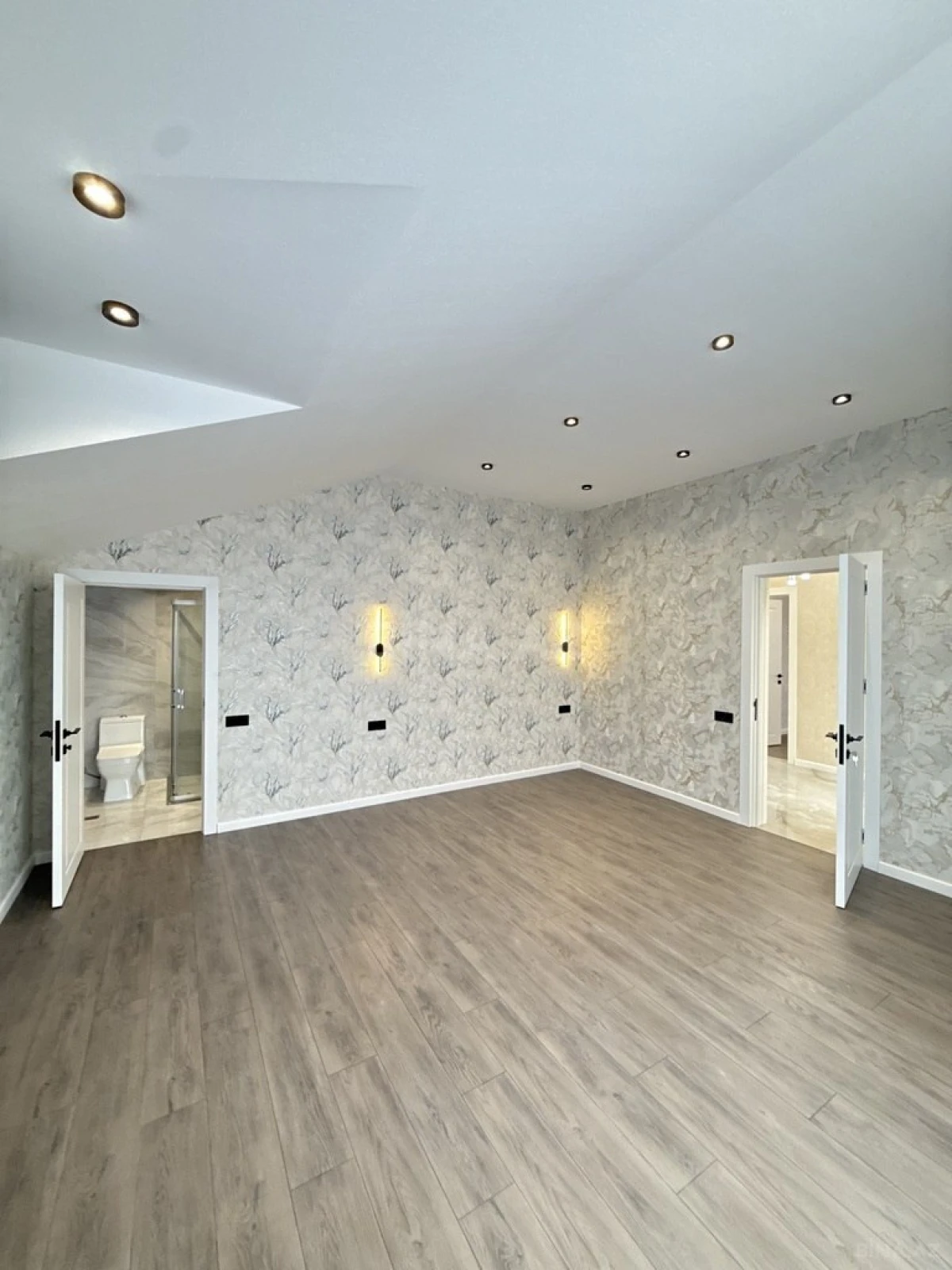 Satılır 6 otaqlı həyət evi 285 m²