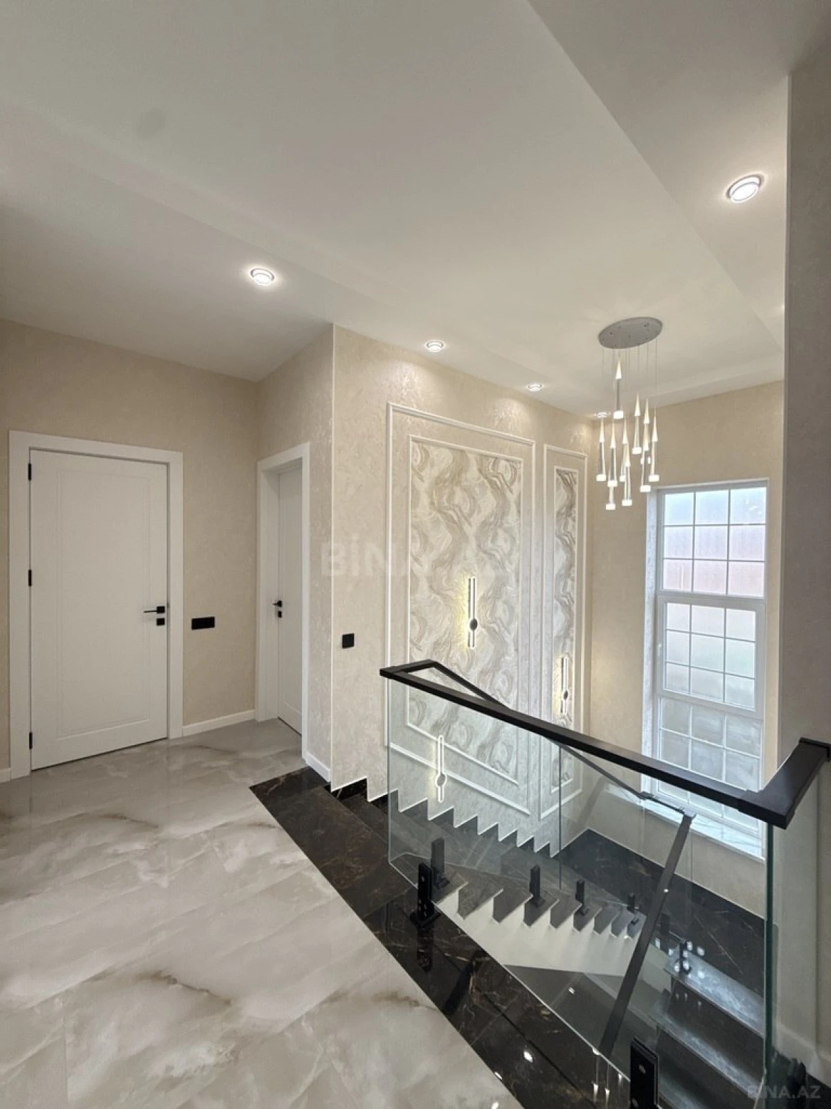 Satılır 6 otaqlı həyət evi 285 m²