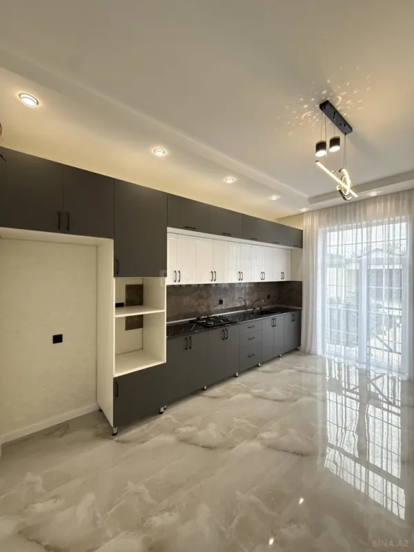 Satılır 6 otaqlı həyət evi 285 m²