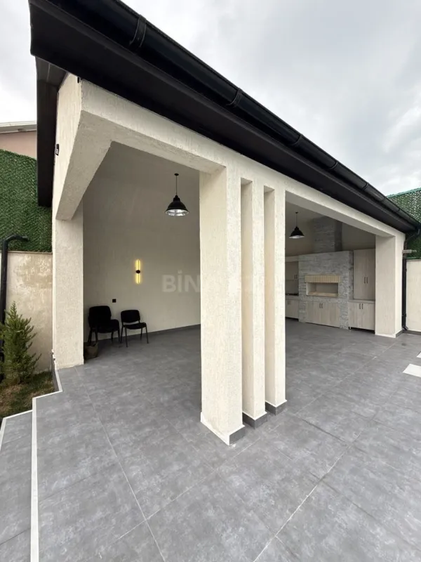 Satılır 6 otaqlı həyət evi 285 m²