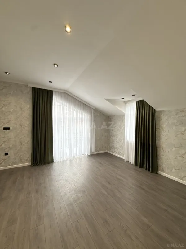Satılır 6 otaqlı həyət evi 285 m²
