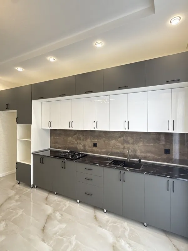 Satılır 6 otaqlı həyət evi 285 m²