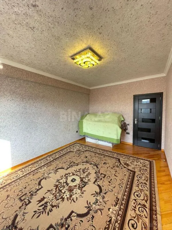Satılır 3 otaqlı mənzil 105 m²