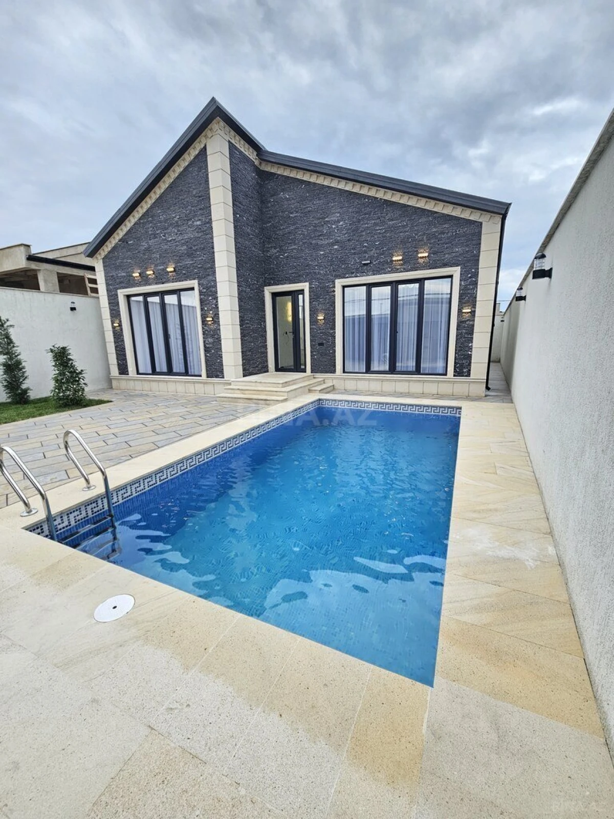 Satılır 4 otaqlı həyət evi 150 m²