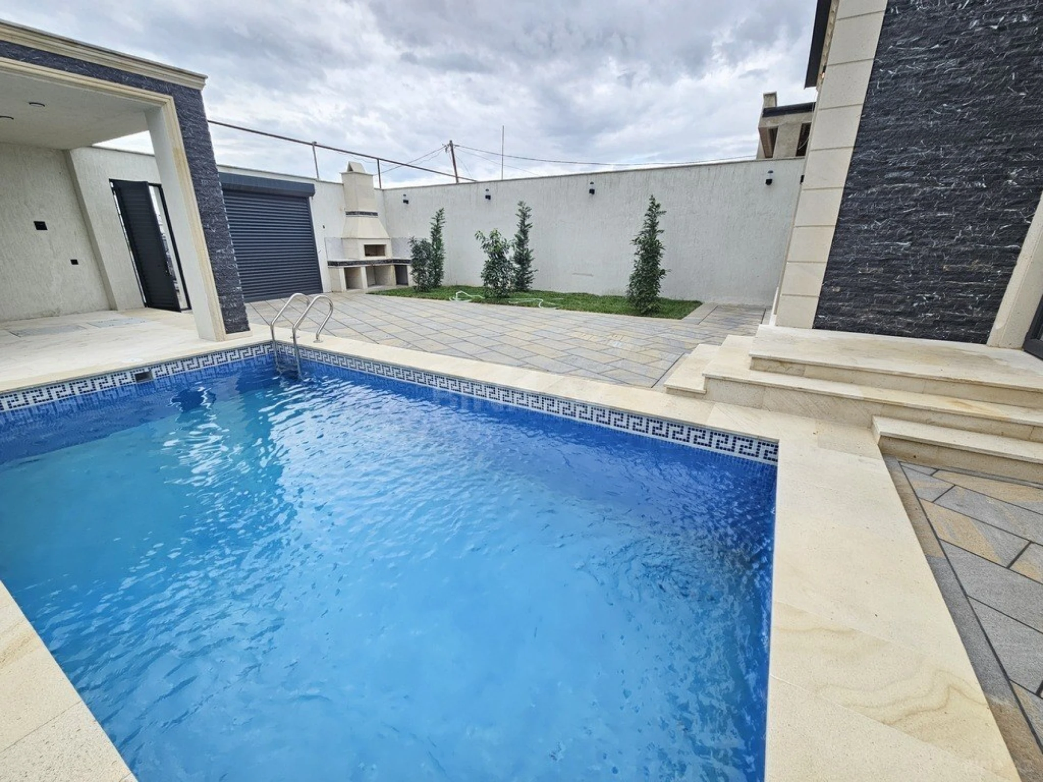 Satılır 4 otaqlı həyət evi 150 m²