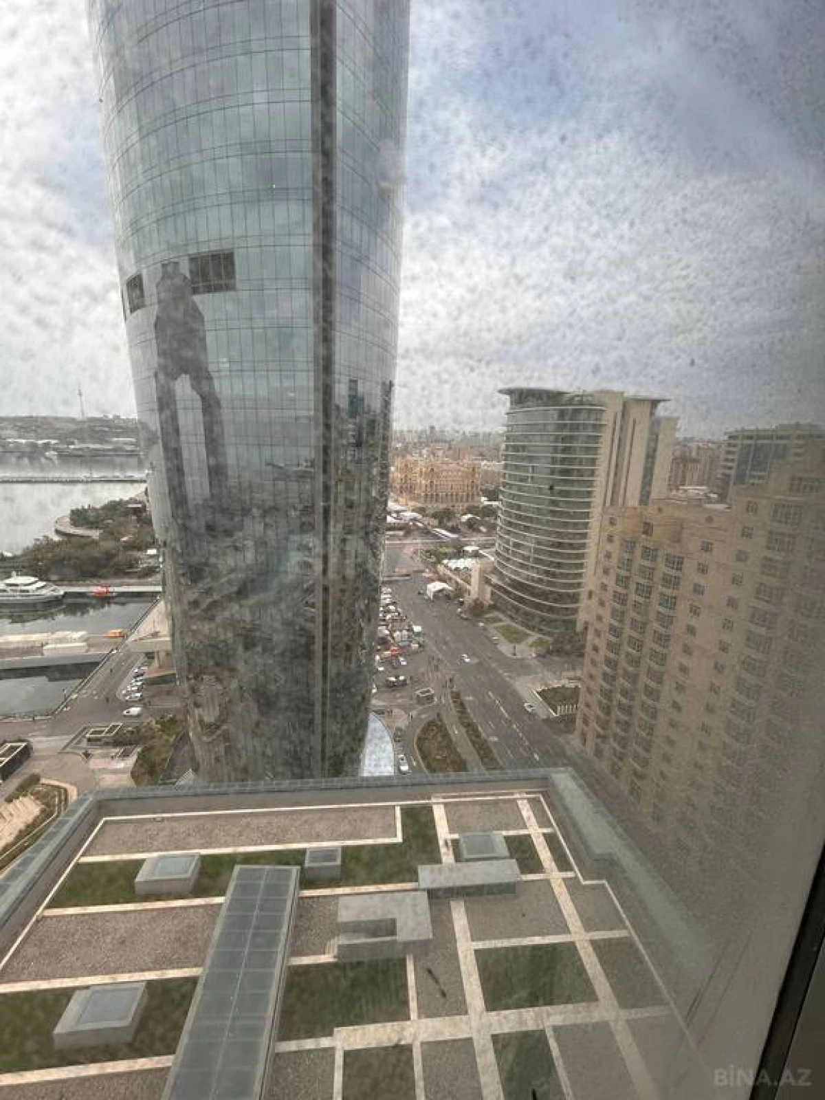 Satılır 2 otaqlı mənzil 90 m²