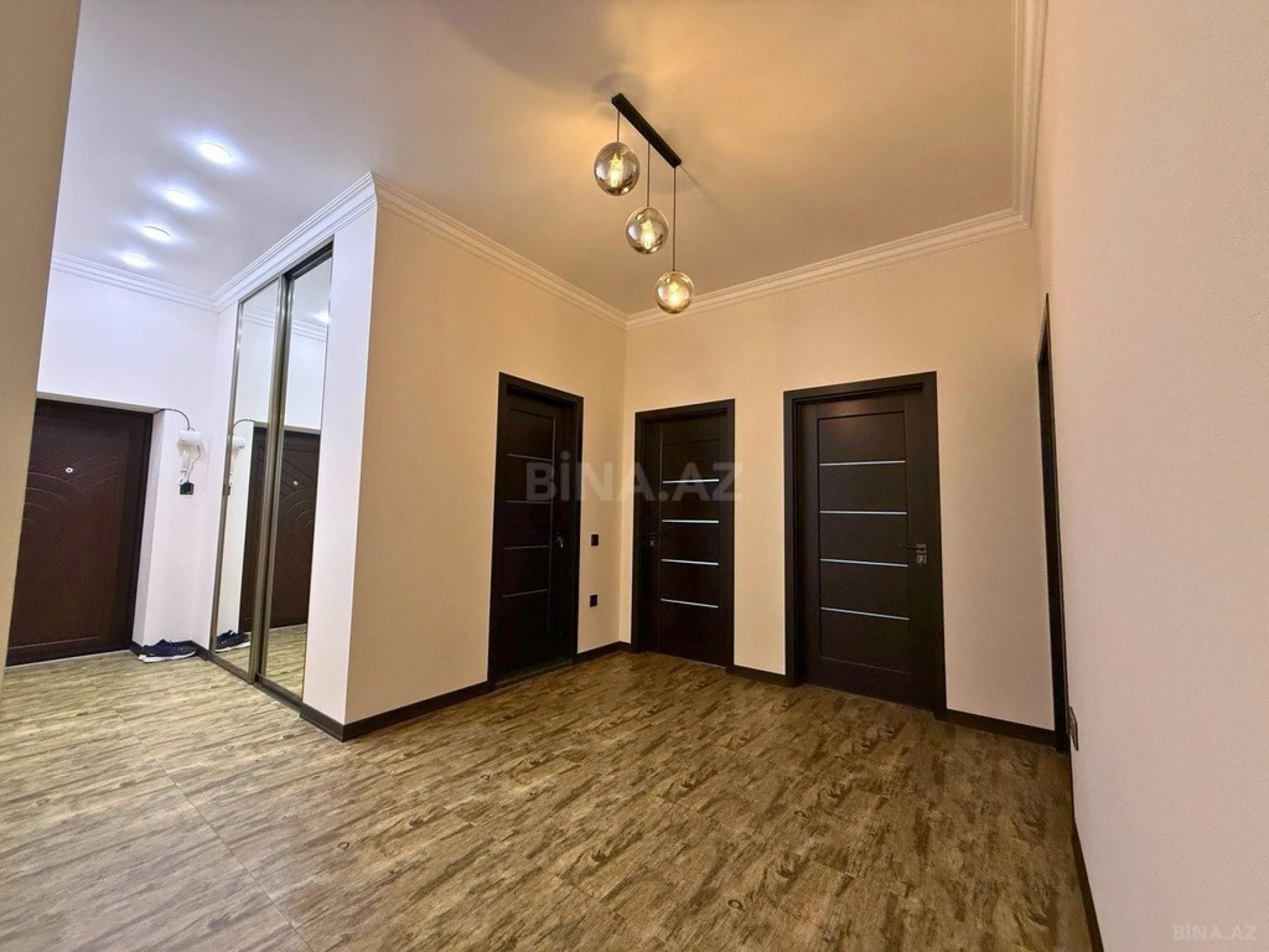 Kirayə verilir 3 otaqlı mənzil 110 m²