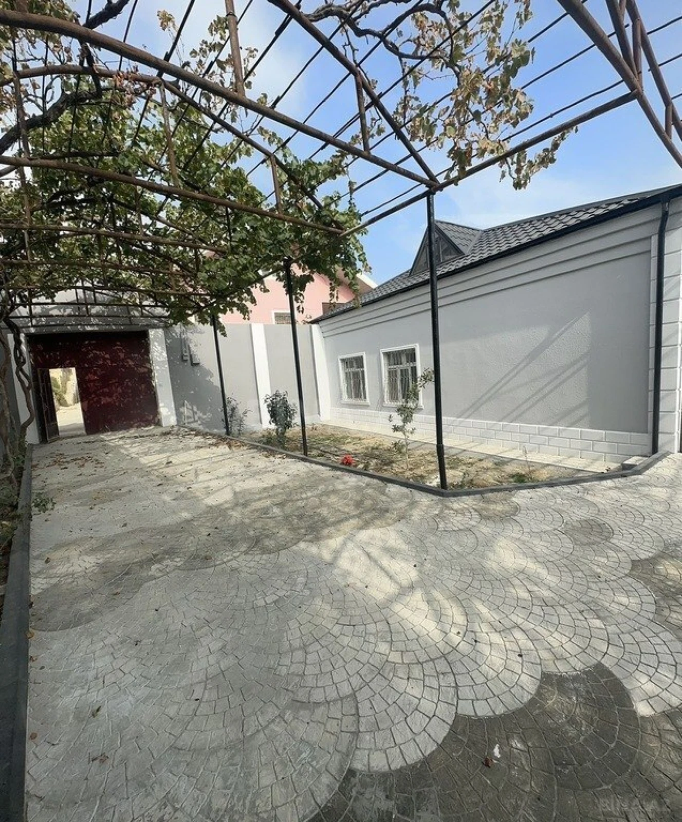 Satılır 4 otaqlı həyət evi 130 m²