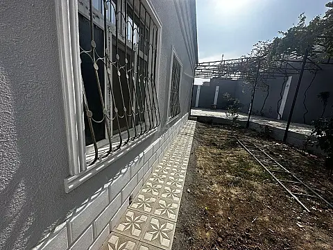 Satılır 4 otaqlı həyət evi 130 m²
