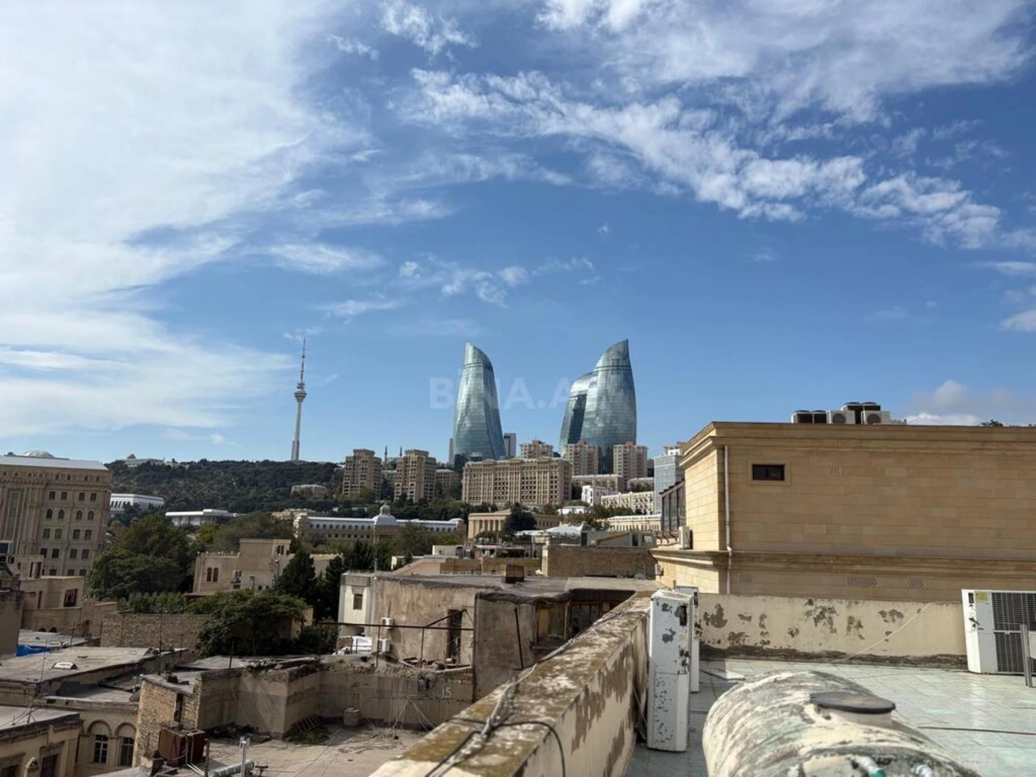 Kirayə verilir 20 otaqlı ofis 1000 m²