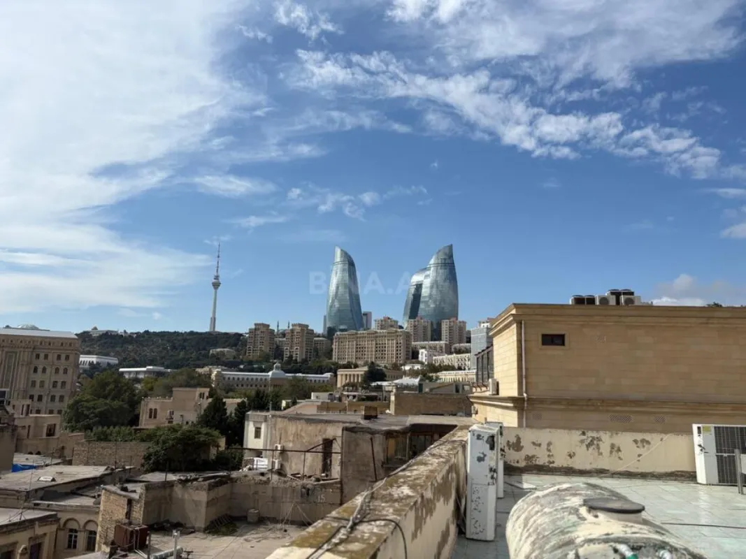 Kirayə verilir 20 otaqlı ofis 1000 m²