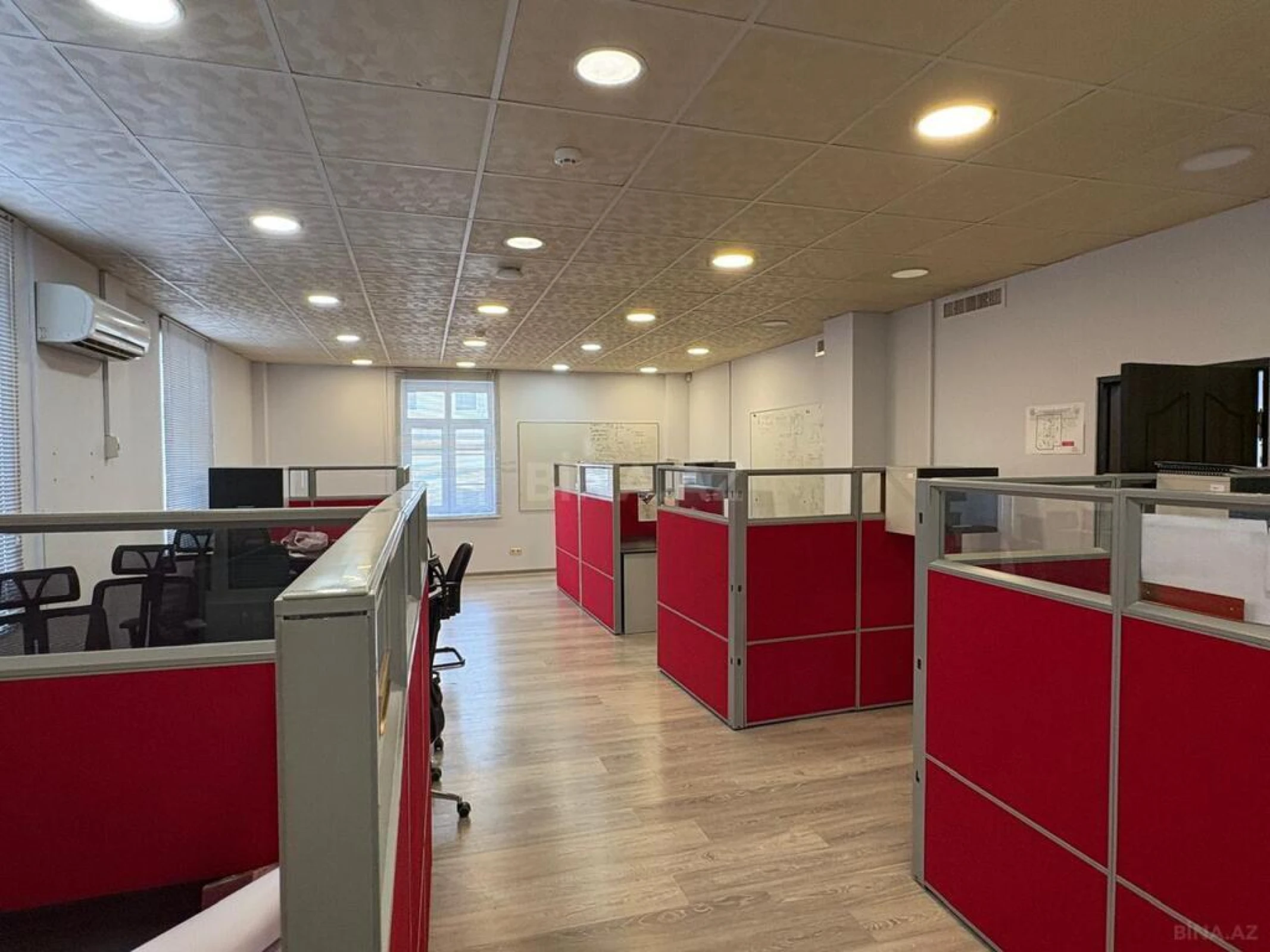 Kirayə verilir 20 otaqlı ofis 1000 m²