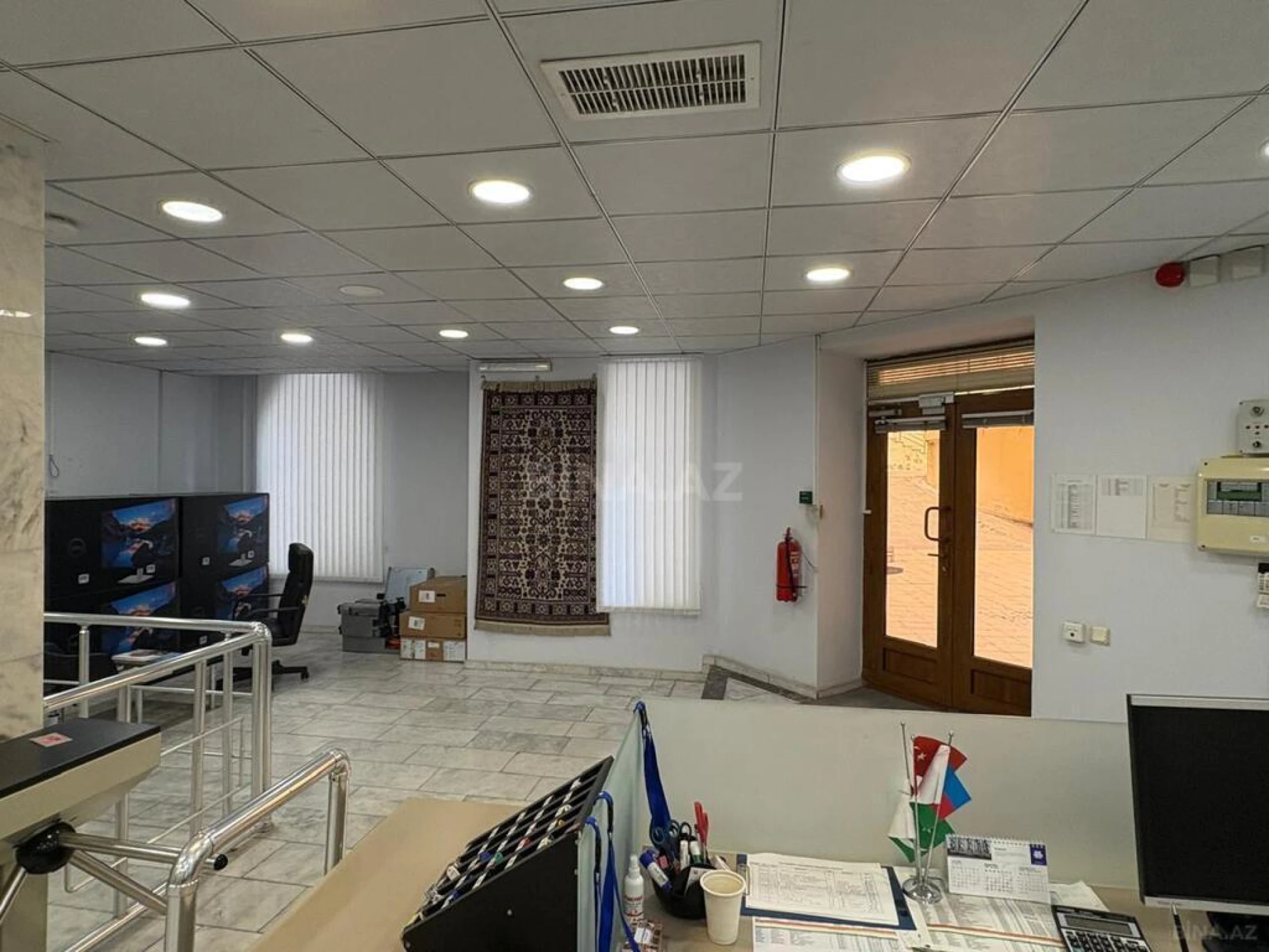 Kirayə verilir 20 otaqlı ofis 1000 m²