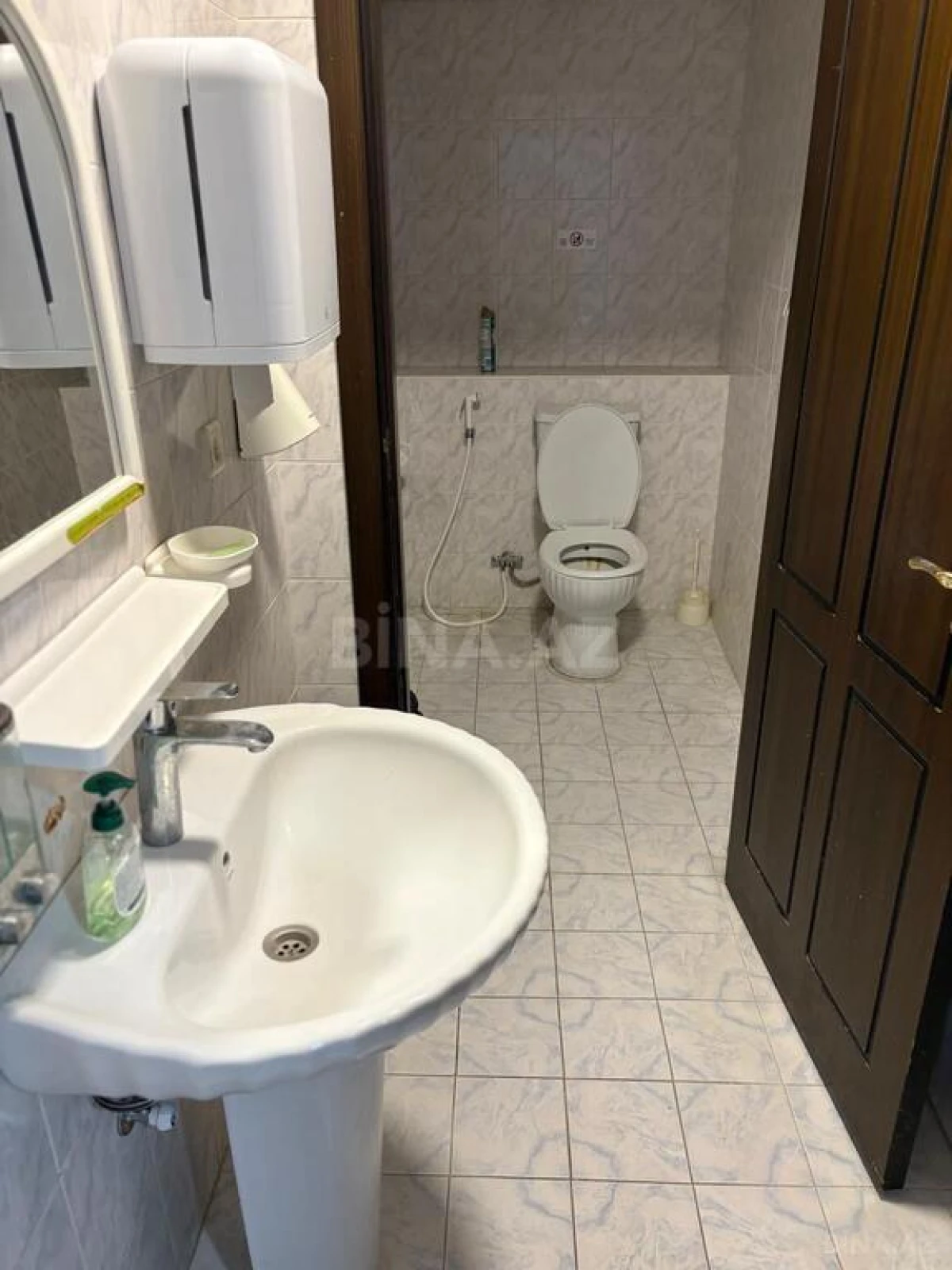 Kirayə verilir 20 otaqlı ofis 1000 m²