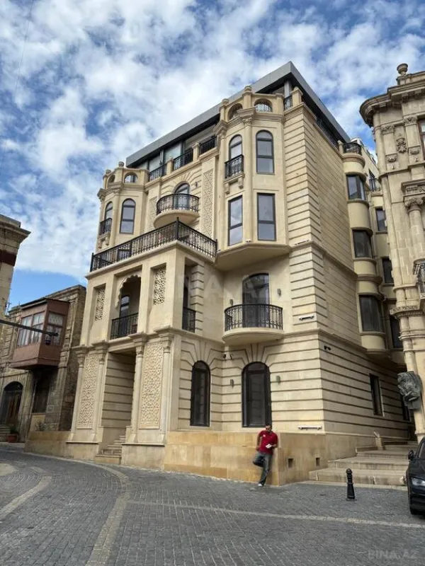 Kirayə verilir 20 otaqlı ofis 1000 m²