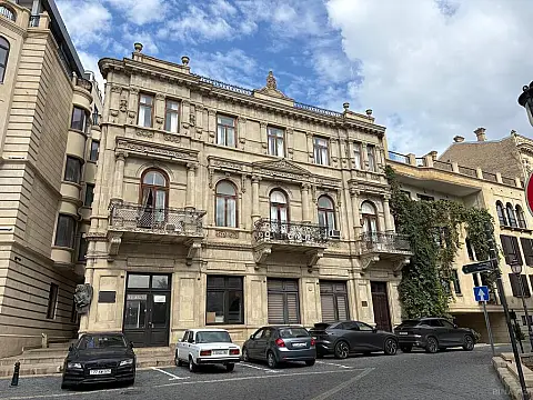 Kirayə verilir 20 otaqlı ofis 1000 m² — Bakı, Səbail 20 otaq 1000.00 m²