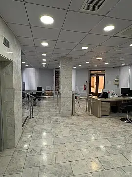 Kirayə verilir 20 otaqlı ofis 1000 m²