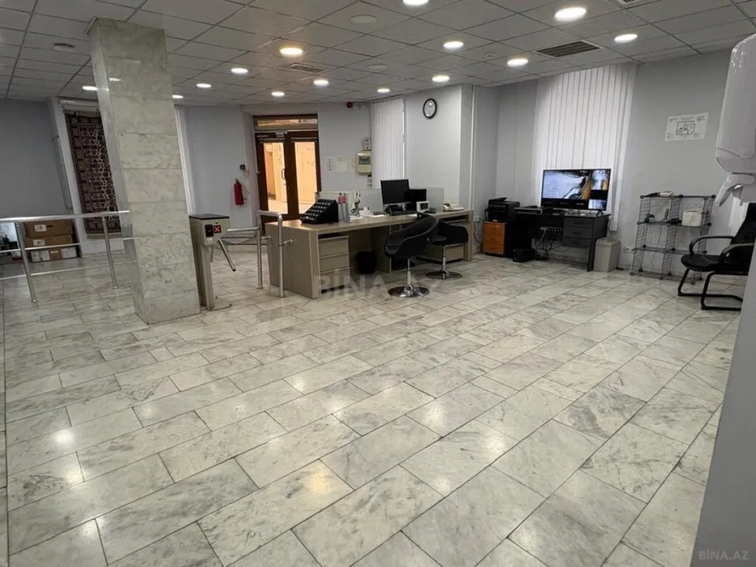 Kirayə verilir 20 otaqlı ofis 1000 m²