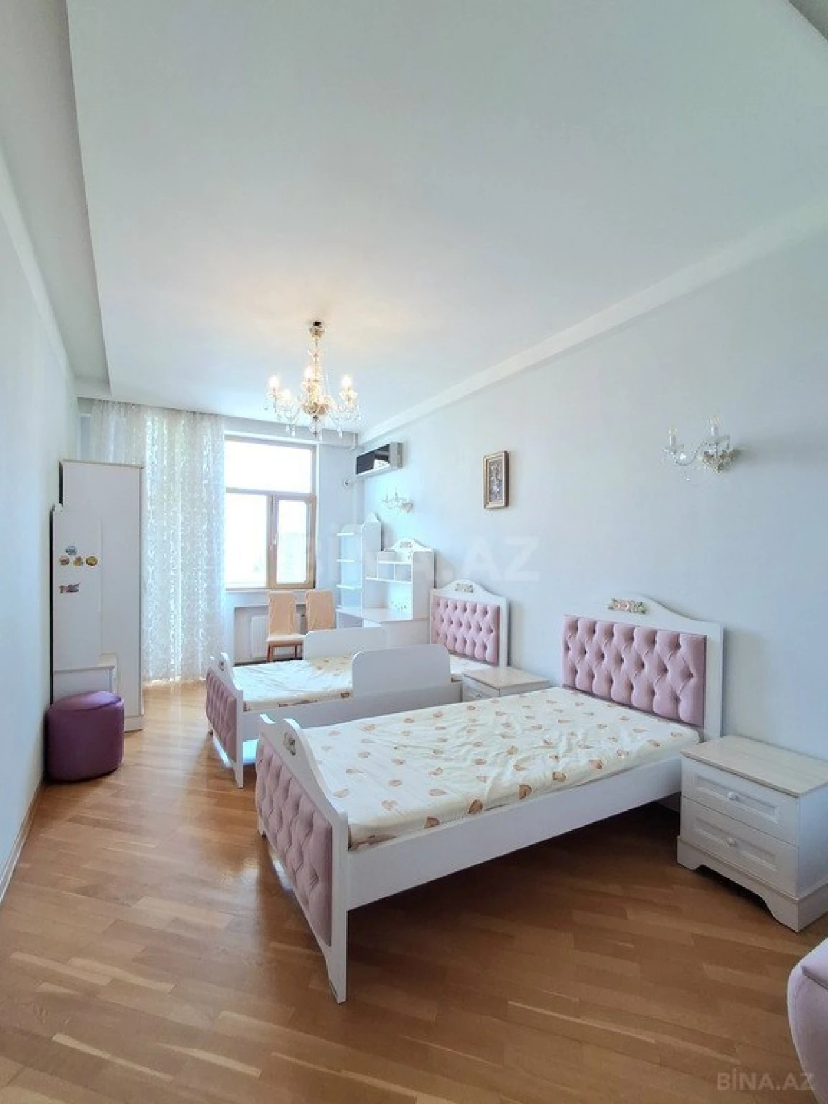 Satılır 4 otaqlı mənzil 186 m²