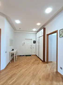 Satılır 4 otaqlı mənzil 186 m²