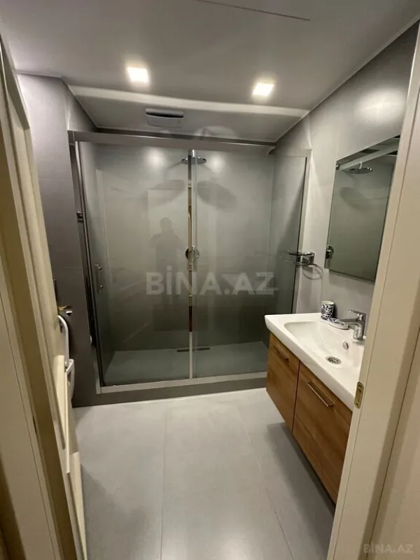 Kirayə verilir 4 otaqlı mənzil 196 m²