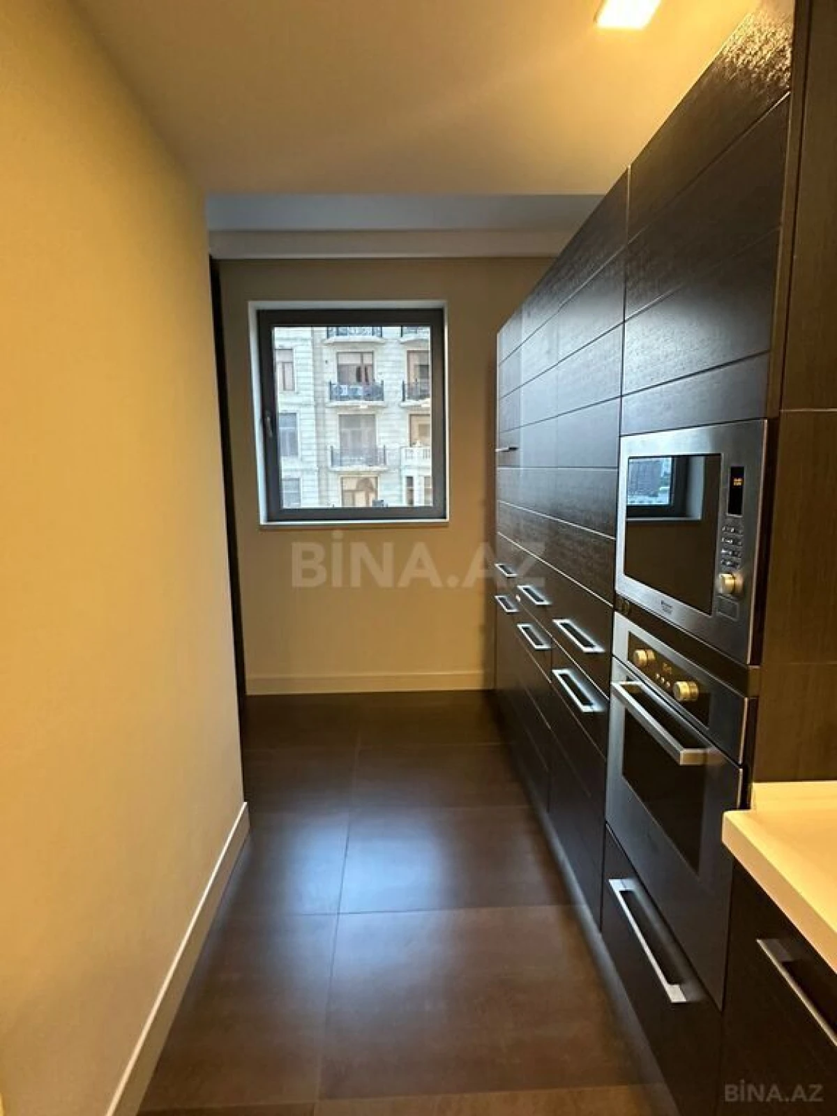 Kirayə verilir 4 otaqlı mənzil 196 m²
