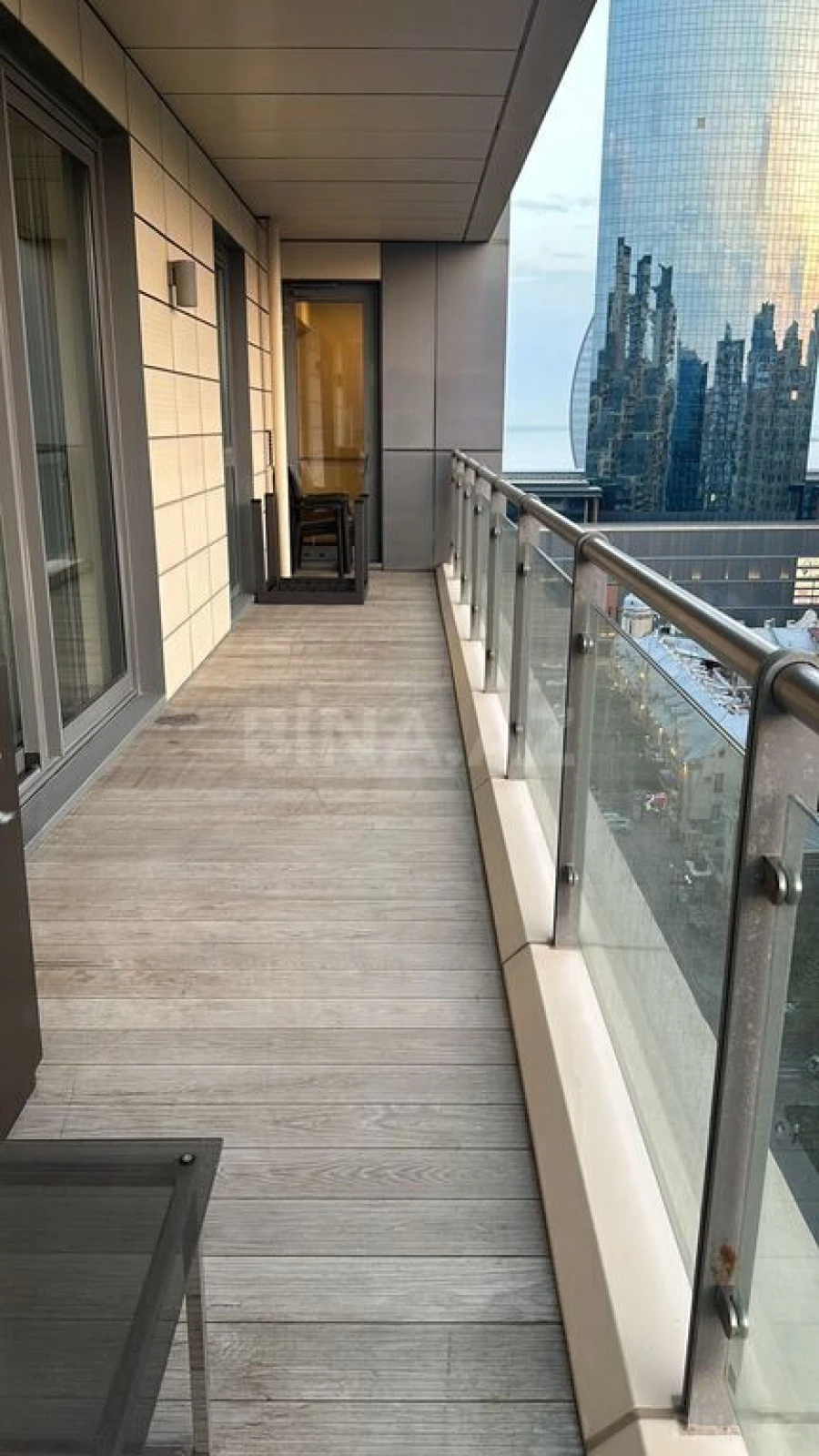 Kirayə verilir 4 otaqlı mənzil 196 m²
