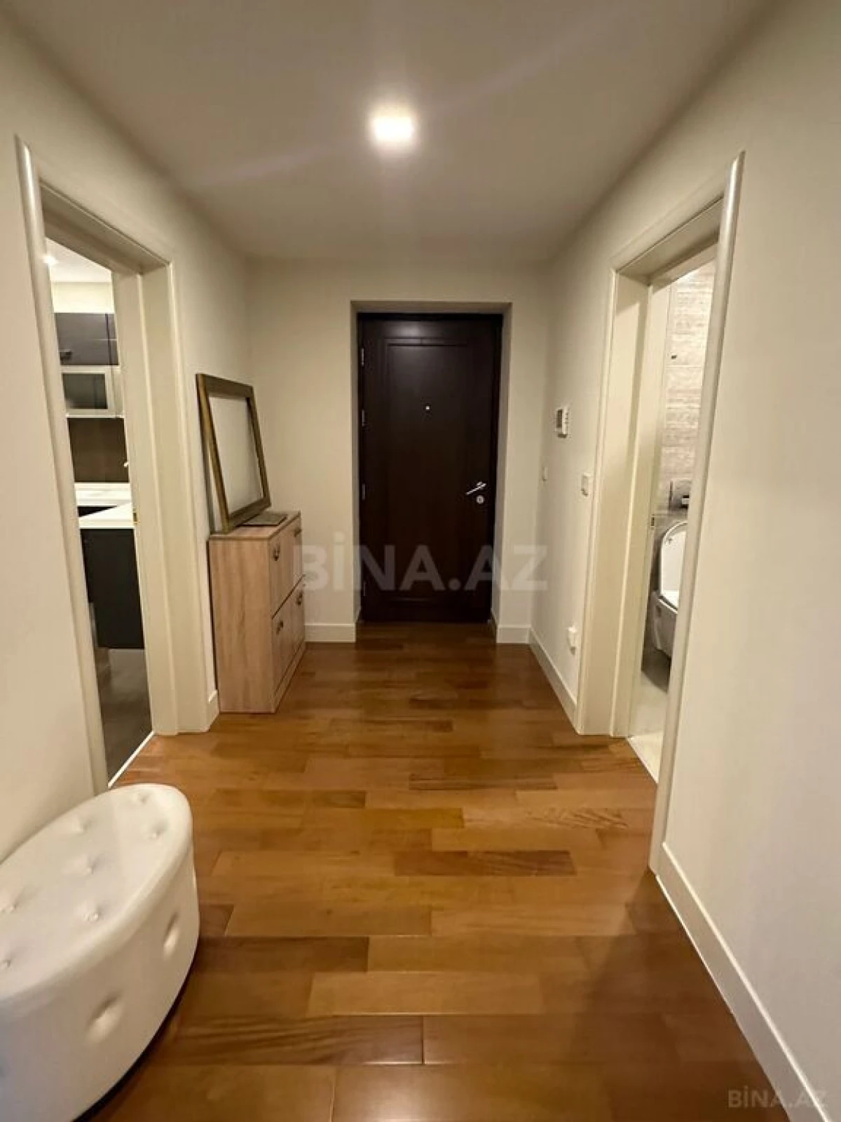 Kirayə verilir 4 otaqlı mənzil 196 m²