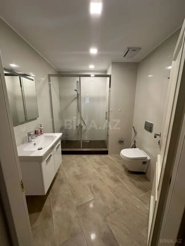 Kirayə verilir 4 otaqlı mənzil 196 m²