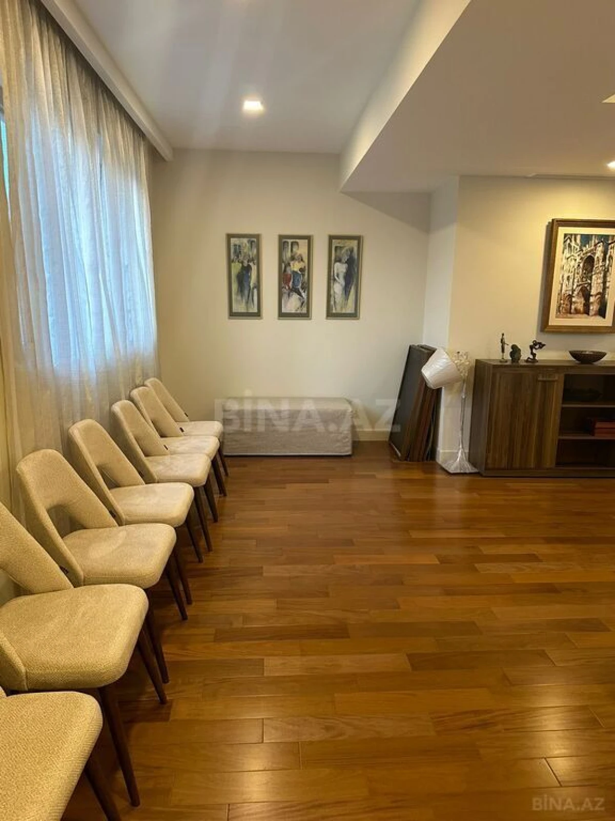 Kirayə verilir 4 otaqlı mənzil 196 m²
