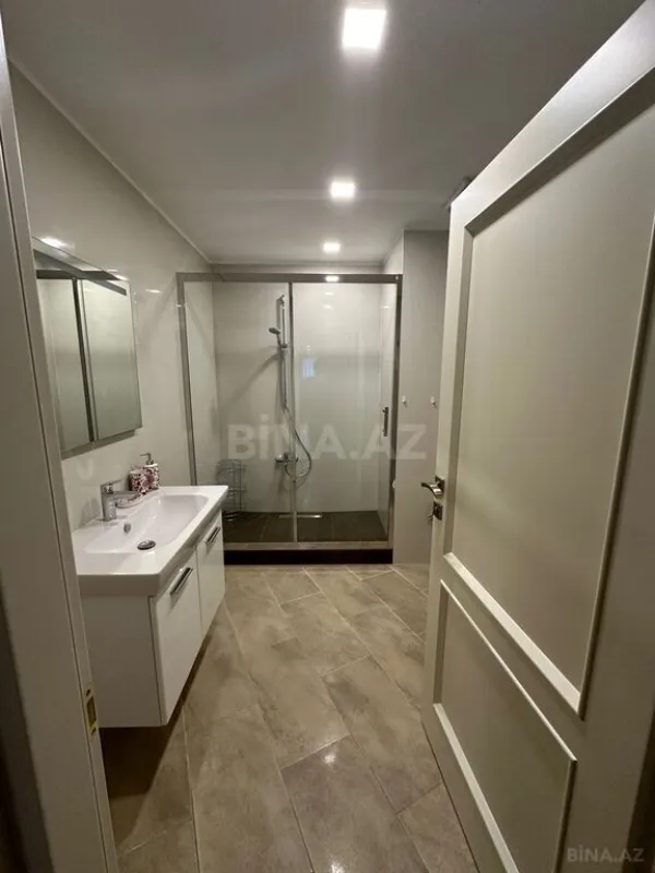 Kirayə verilir 4 otaqlı mənzil 196 m²
