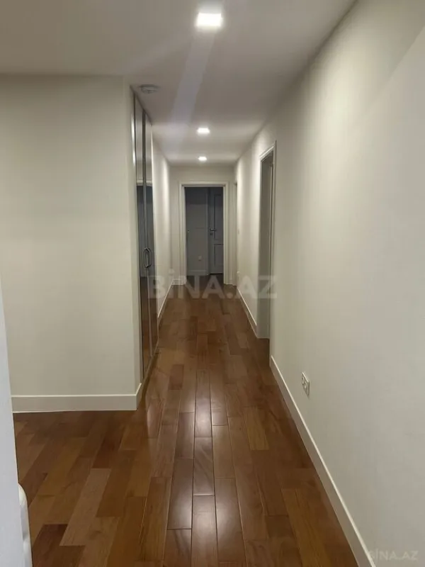 Kirayə verilir 4 otaqlı mənzil 196 m²