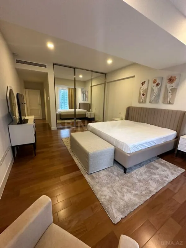 Kirayə verilir 4 otaqlı mənzil 196 m²