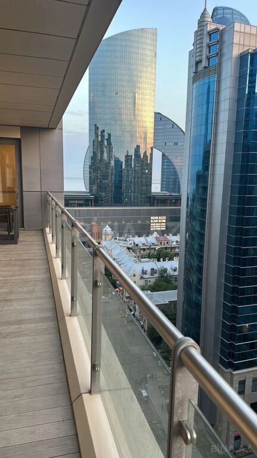 Kirayə verilir 4 otaqlı mənzil 196 m²