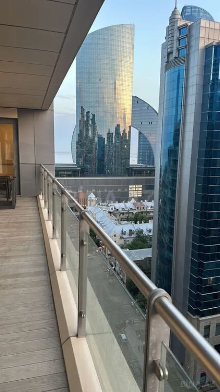 Kirayə verilir 4 otaqlı mənzil 196 m²