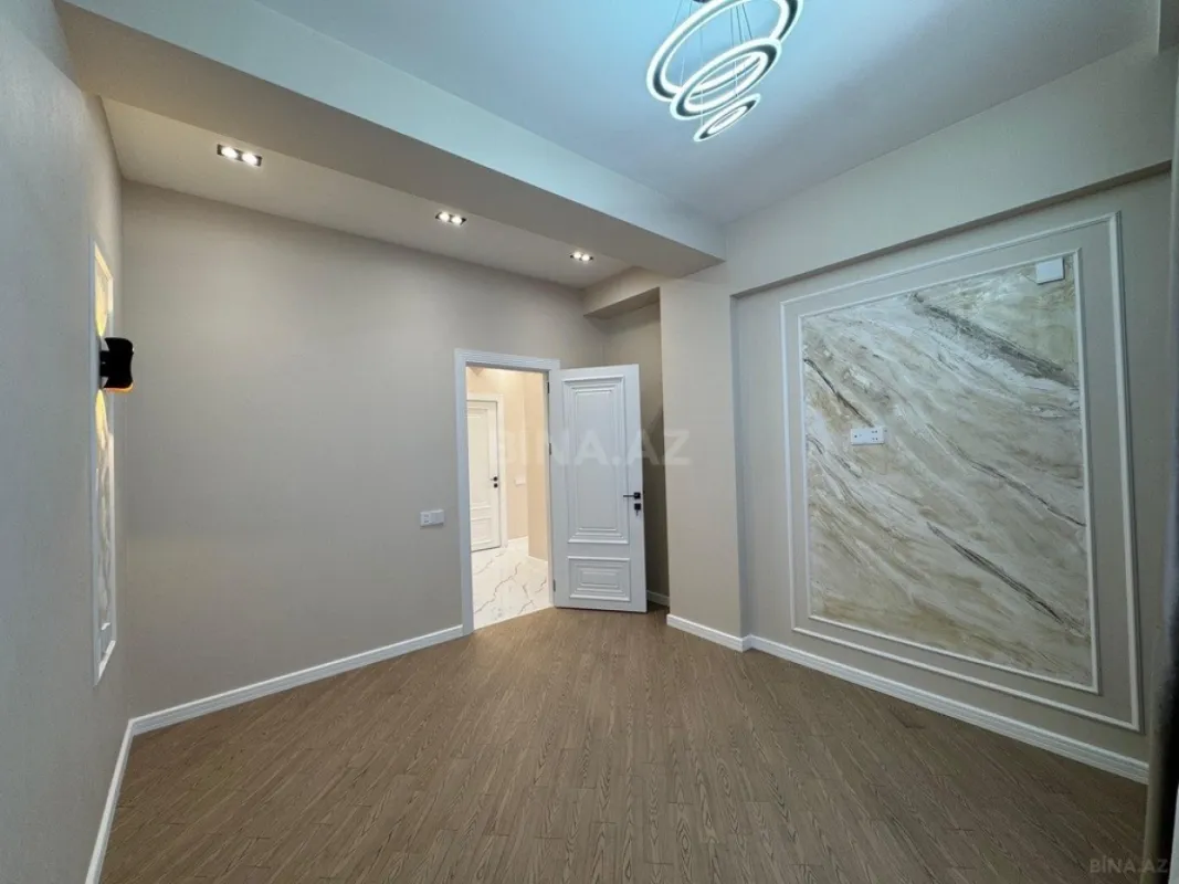 Satılır 4 otaqlı mənzil 110 m²