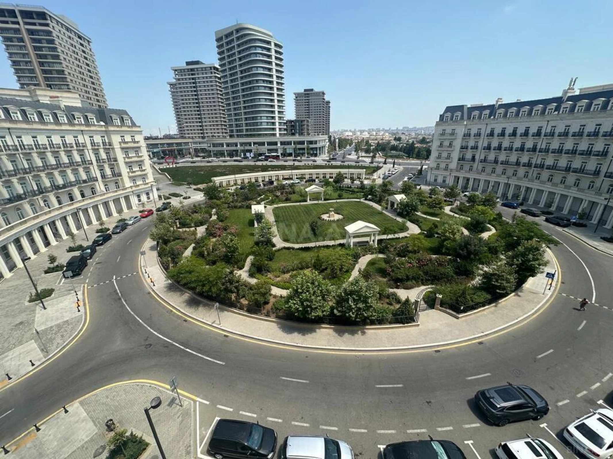 Satılır 3 otaqlı mənzil 110 m²