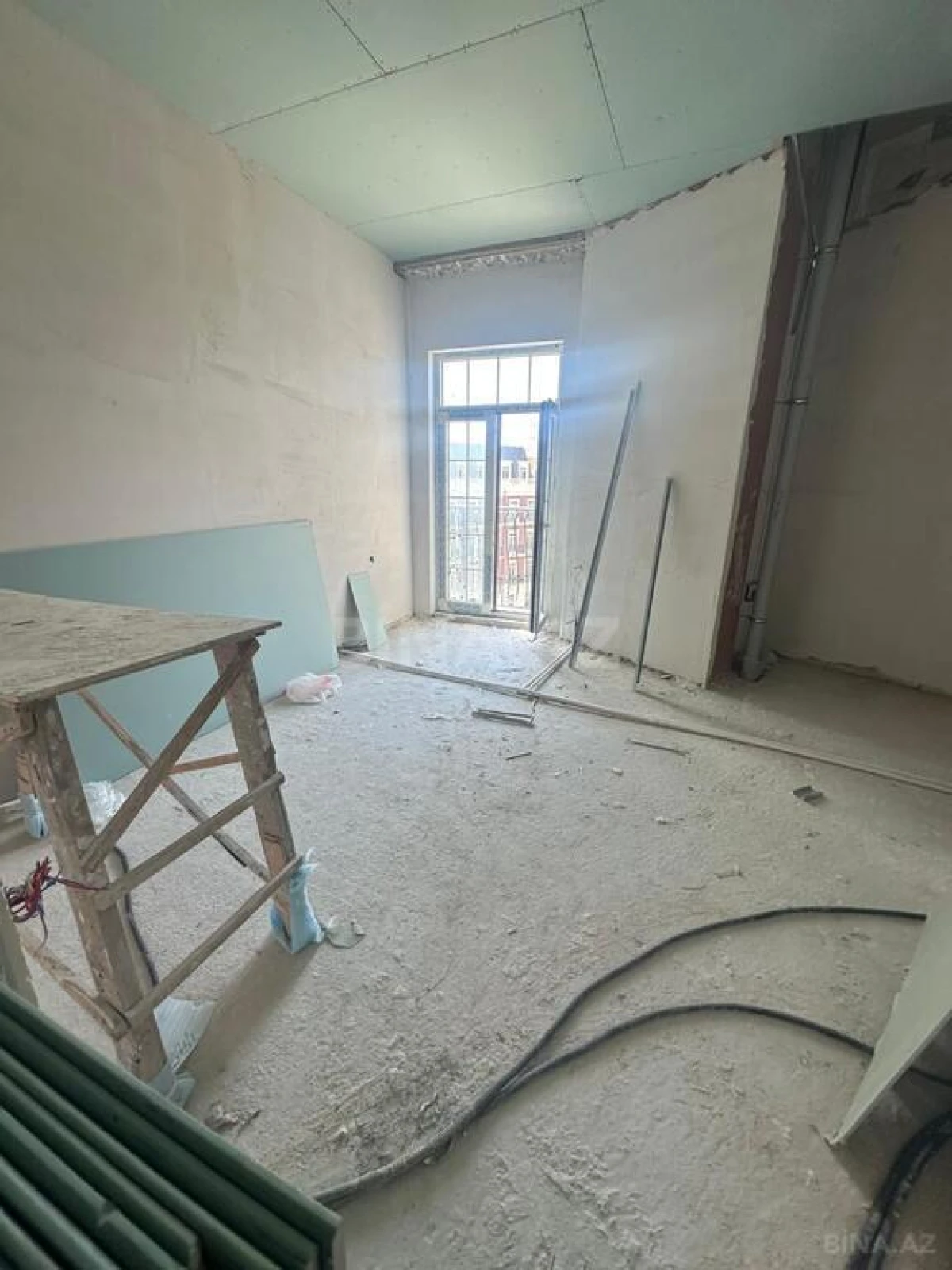 Satılır 3 otaqlı mənzil 110 m²