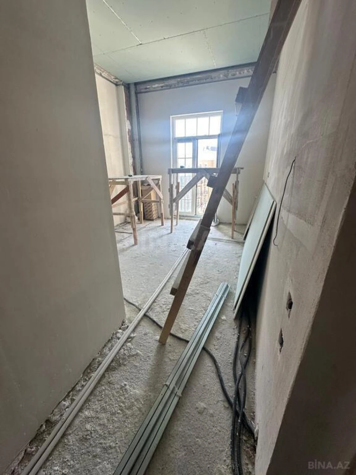 Satılır 3 otaqlı mənzil 110 m²